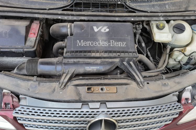 Used Mercedes-Benz Viano 2010 Viano 3.5L Engine Bay