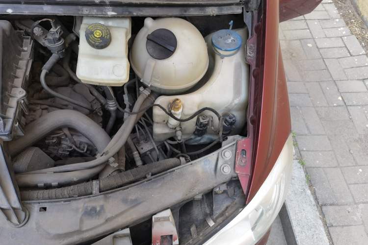 Used Mercedes-Benz Viano 2010 Viano 3.5L Engine Bay Left