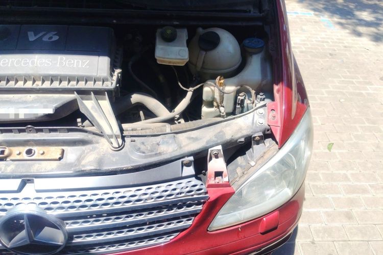 Used Mercedes-Benz Viano 2010 Viano 3.5L Engine Bay Left