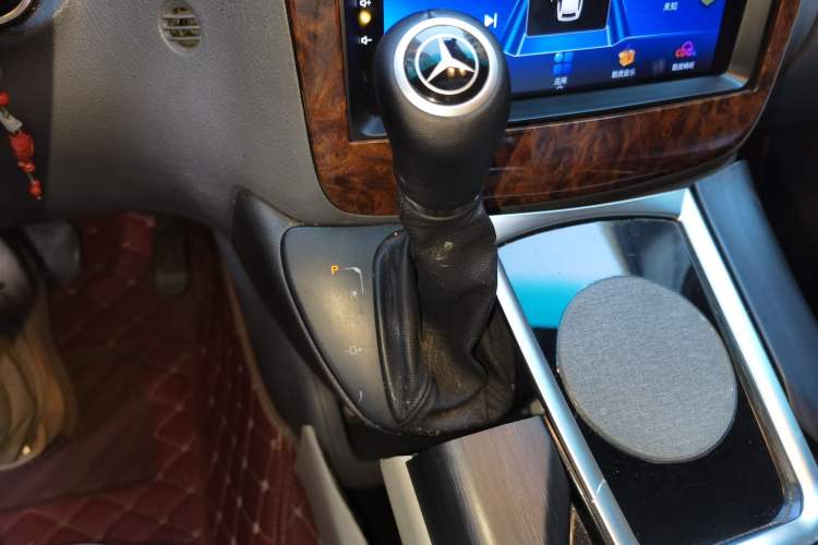 Used Mercedes-Benz Viano 2010 Viano 3.5L Gear Lever