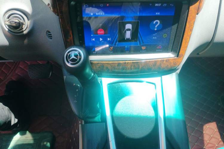 Used Mercedes-Benz Viano 2010 Viano 3.5L Gear Lever