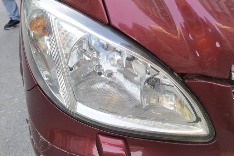 Used Mercedes-Benz Viano 2010 Viano 3.5L Right Front Headlight