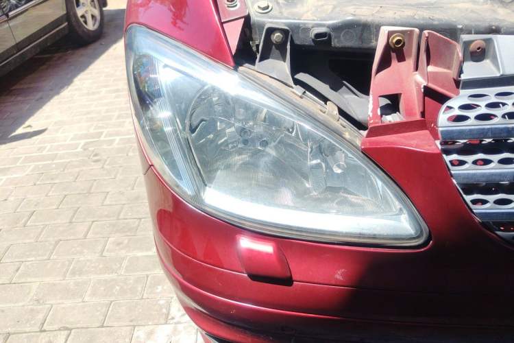 Used Mercedes-Benz Viano 2010 Viano 3.5L Right Front Headlight
