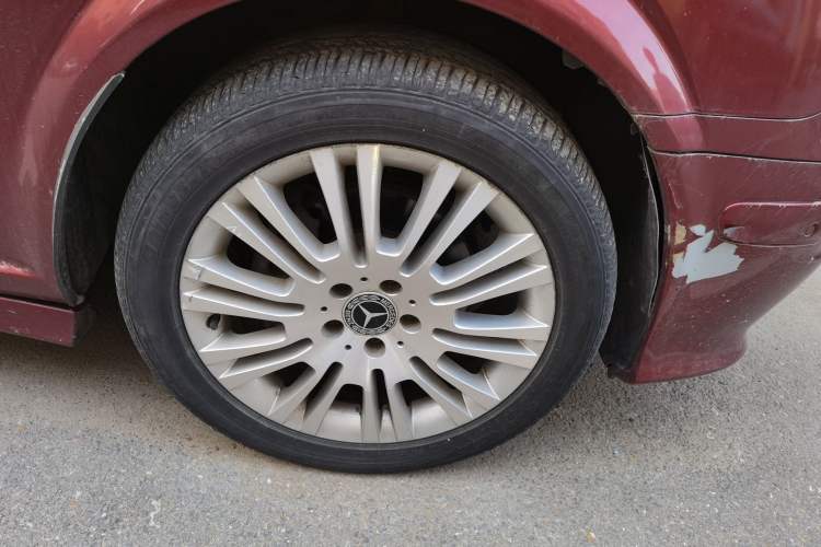 Used Mercedes-Benz Viano 2010 Viano 3.5L Right Front Wheel Hub
