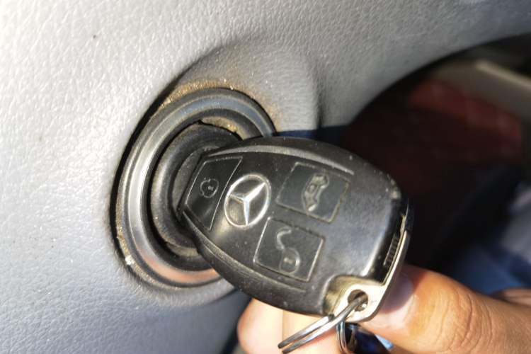 Used Mercedes-Benz Viano 2010 Viano 3.5L Vehicle Key