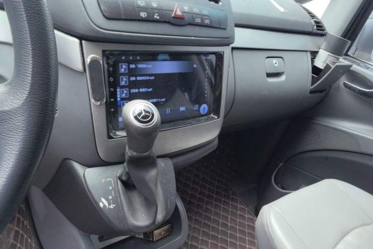 Used Mercedes-Benz Viano 2010 2.5L Luxury Edition Audio And AC Panel