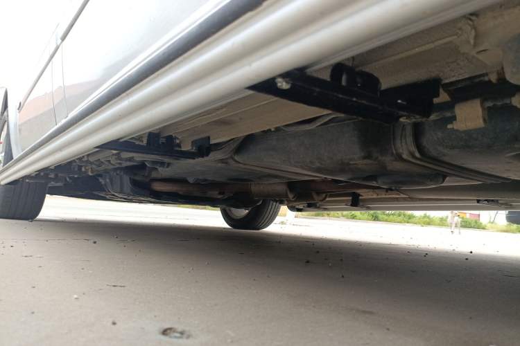 Used Mercedes-Benz Viano 2010 2.5L Prestige Edition Chassis Rear Left