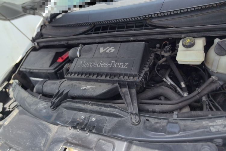 Used Mercedes-Benz Viano 2010 2.5L Luxury Edition Engine Bay
