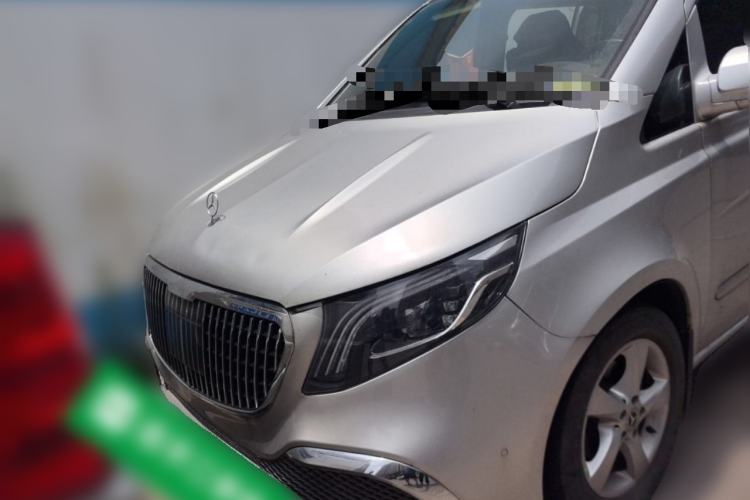 Used Mercedes-Benz Viano 2010 2.5L Luxury Edition Front