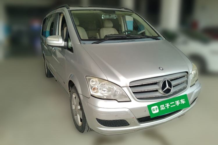 Used Mercedes-Benz Viano 2010 2.5L Luxury Edition Front Right 45 Deg