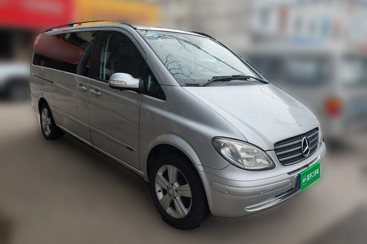Used Mercedes-Benz Viano 2010 2.5L Prestige Edition Front Right 45 Deg