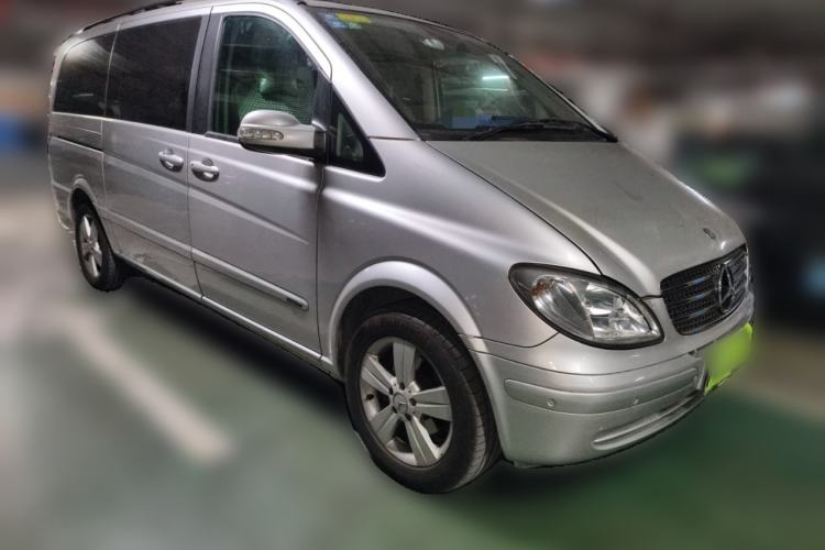 Used Mercedes-Benz Viano 2010 2.5L Prestige Edition Front Right 45 Deg