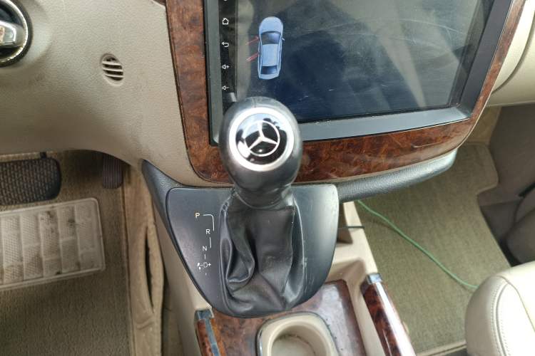 Used Mercedes-Benz Viano 2010 2.5L Prestige Edition Gear Lever