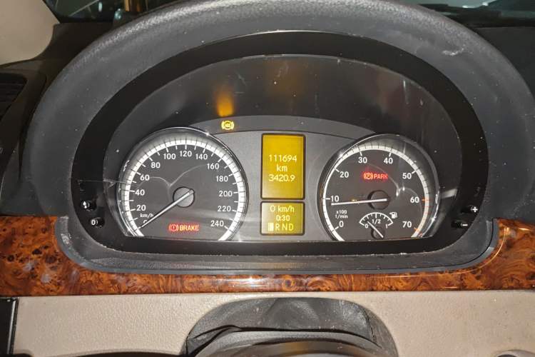 Used Mercedes-Benz Viano 2010 2.5L Prestige Edition Instrument Cluster