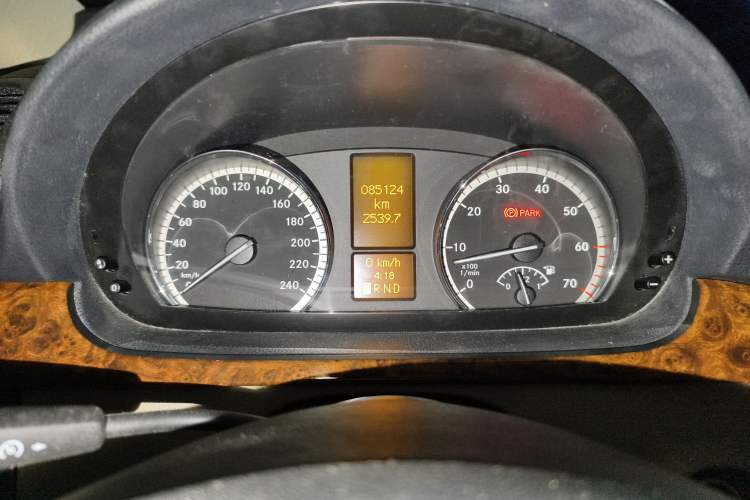 Used Mercedes-Benz Viano 2010 2.5L Prestige Edition Instrument Cluster