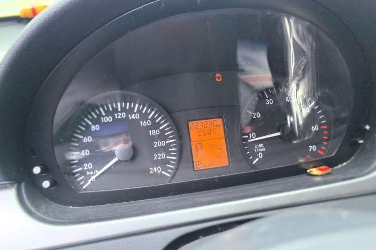 Used Mercedes-Benz Viano 2010 2.5L Luxury Edition Instrument Cluster