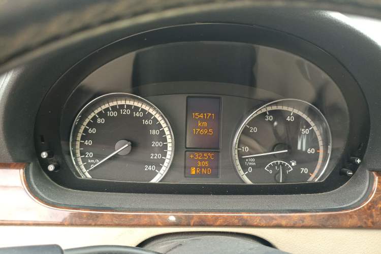 Used Mercedes-Benz Viano 2010 2.5L Prestige Edition Instrument Cluster