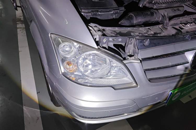 Used Mercedes-Benz Viano 2010 2.5L Prestige Edition Right Front Headlight