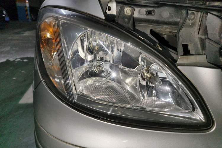 Used Mercedes-Benz Viano 2010 2.5L Prestige Edition Right Front Headlight