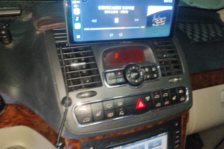 Used Mercedes-Benz Viano 2011 2.5L Navigator Edition Audio And AC Panel