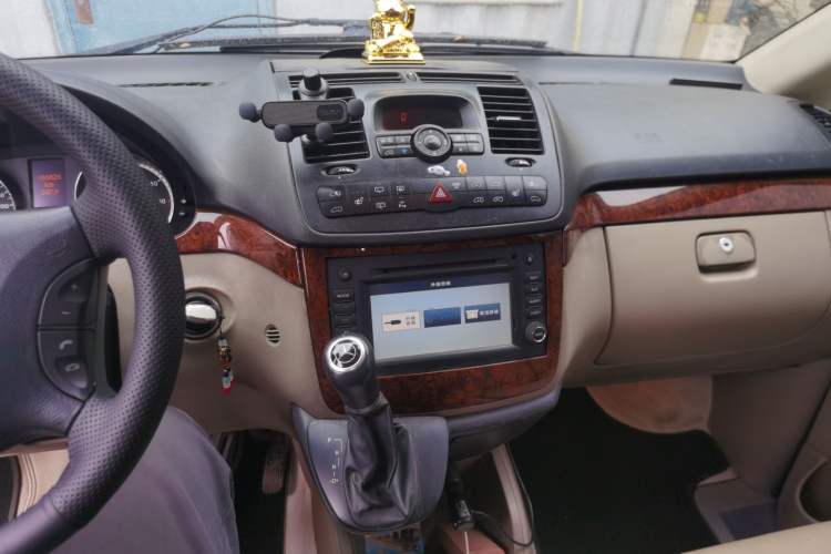 Used Mercedes-Benz Viano 2011 2.5L Navigator Edition Audio And AC Panel