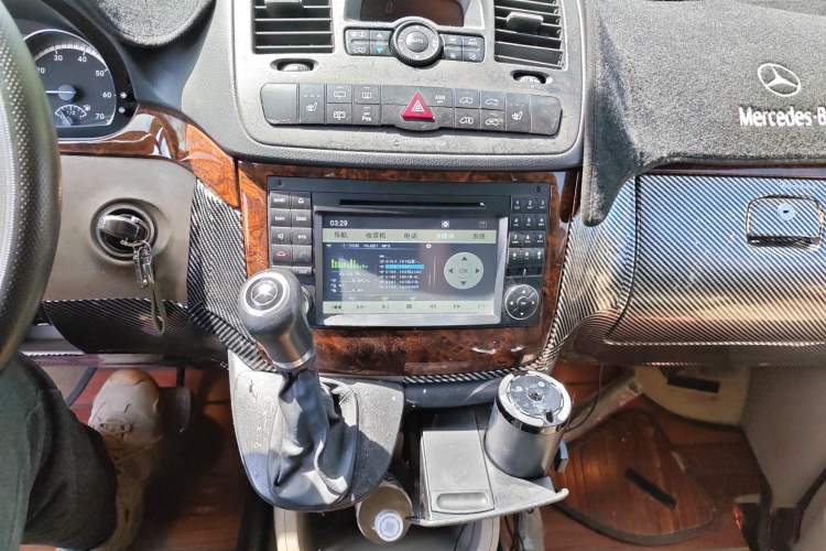 Used Mercedes-Benz Viano 2011 2.5L Prestige Edition Audio And AC Panel