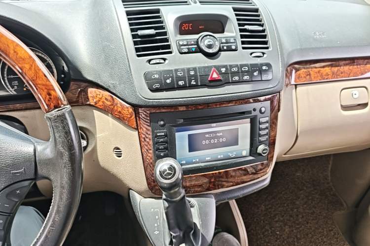 Used Mercedes-Benz Viano 2011 2.5L Navigator Edition Audio And AC Panel