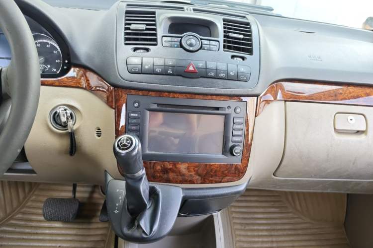 Used Mercedes-Benz Viano 2011 2.5L Navigator Edition Audio And AC Panel