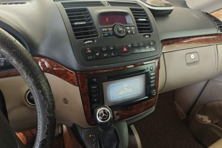 Used Mercedes-Benz Viano 2011 2.5L Navigator Edition Audio And AC Panel