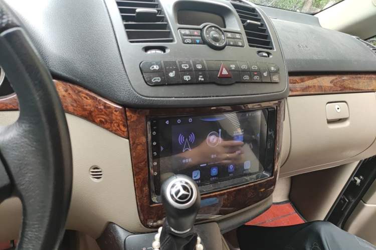 Used Mercedes-Benz Viano 2011 2.5L Prestige Edition Audio And AC Panel