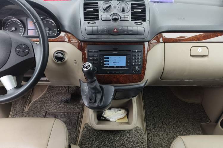 Used Mercedes-Benz Viano 2011 2.5L Luxury Edition Audio And AC Panel