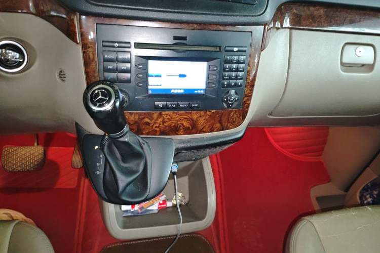 Used Mercedes-Benz Viano 2011 2.5L Luxury Edition Audio And AC Panel