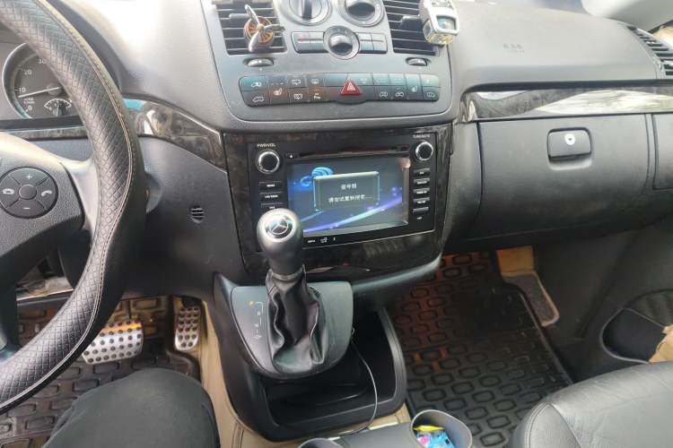 Used Mercedes-Benz Viano 2011 3.5L 125th Anniversary Edition 7 Seats Audio And AC Panel