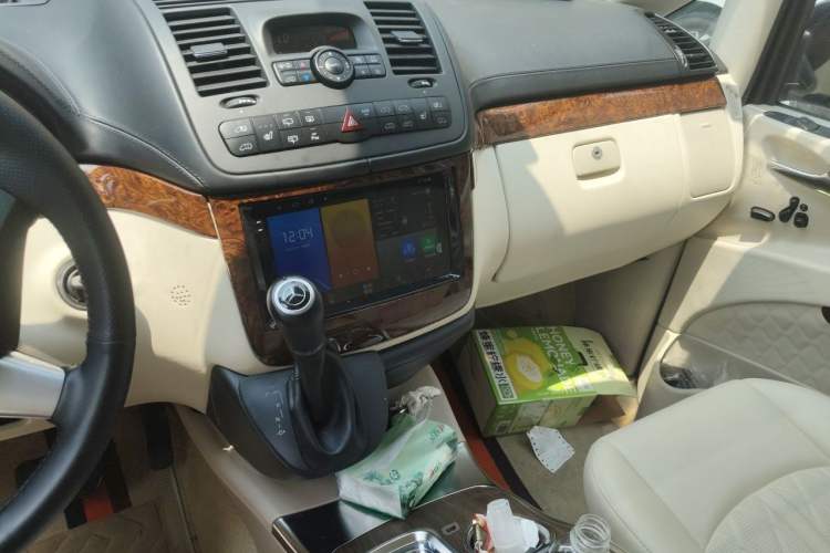 Used Mercedes-Benz Viano 2011 2.5L Prestige Edition Audio And AC Panel