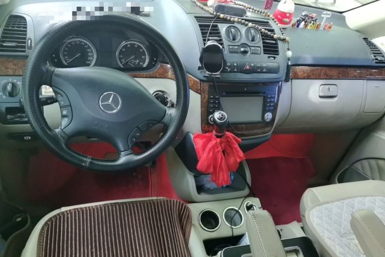 Used Mercedes-Benz Viano 2011 2.5L Luxury Edition Center Console