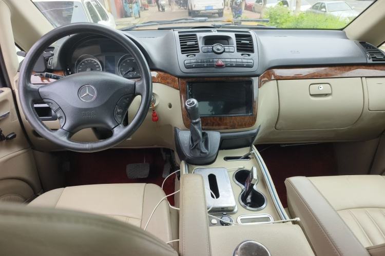 Used Mercedes-Benz Viano 2011 2.5L Prestige Edition Center Console