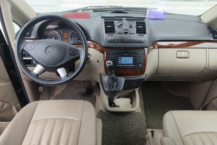 Used Mercedes-Benz Viano 2011 2.5L Luxury Edition Center Console