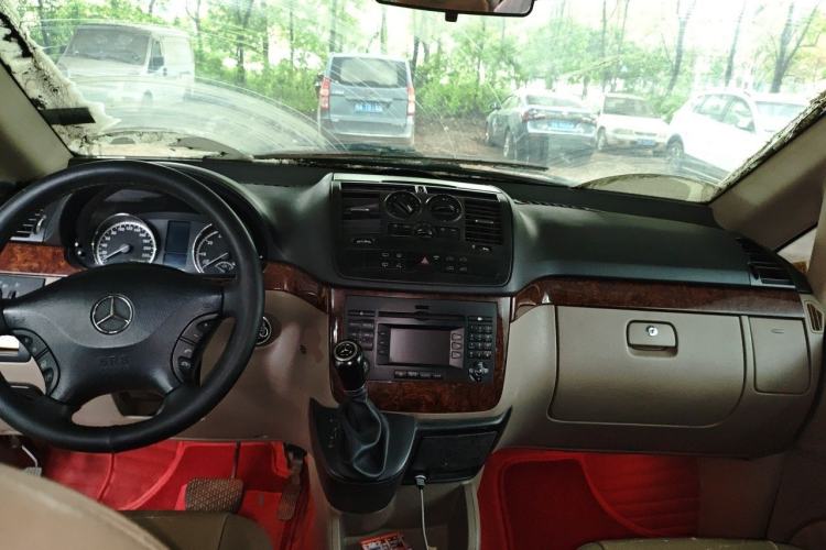 Used Mercedes-Benz Viano 2011 2.5L Luxury Edition Center Console