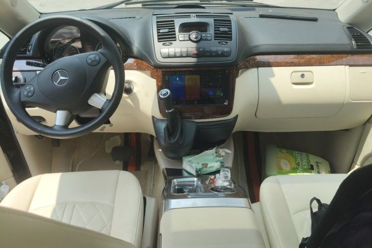 Used Mercedes-Benz Viano 2011 2.5L Prestige Edition Center Console