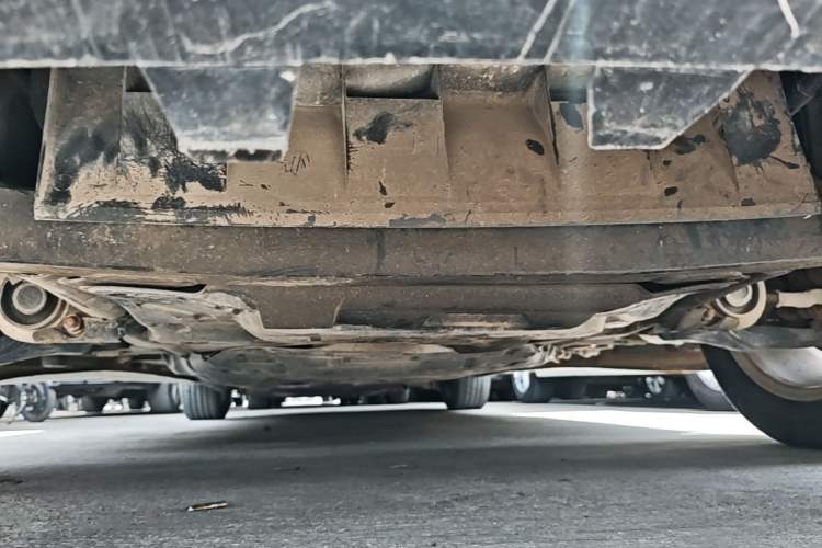 Used Mercedes-Benz Viano 2011 2.5L Navigator Edition Chassis Front