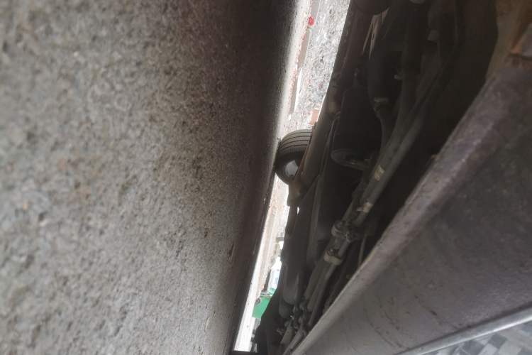 Used Mercedes-Benz Viano 2011 2.5L Navigator Edition Chassis Front Left