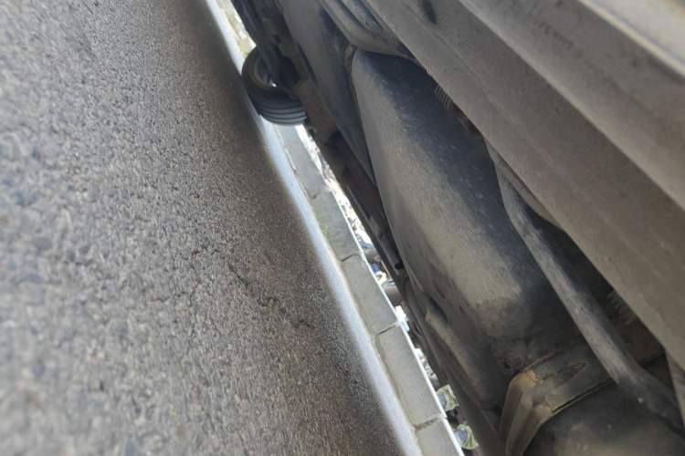 Used Mercedes-Benz Viano 2011 2.5L Prestige Edition Chassis Rear Left