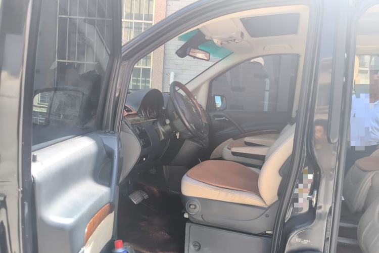 Used Mercedes-Benz Viano 2011 3.5L 125th Anniversary Edition 6 Seats Driver Seat
