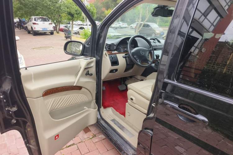 Used Mercedes-Benz Viano 2011 2.5L Prestige Edition Driver Seat