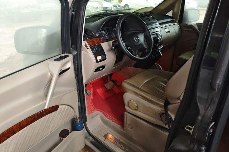 Used Mercedes-Benz Viano 2011 2.5L Luxury Edition Driver Seat