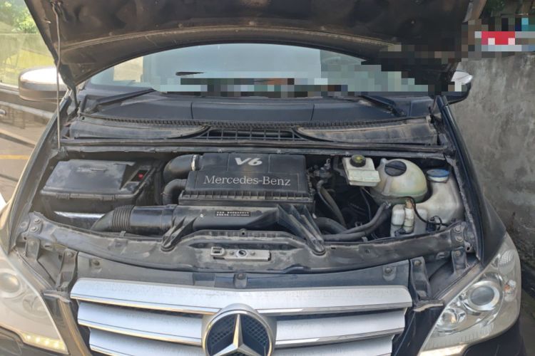 Used Mercedes-Benz Viano 2011 3.5L 125th Anniversary Edition 7 Seats Engine Bay