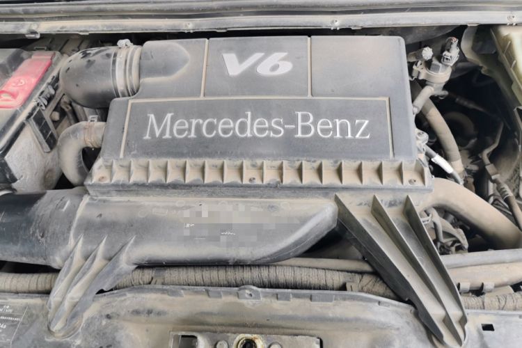 Used Mercedes-Benz Viano 2011 2.5L Luxury Edition Engine Bay