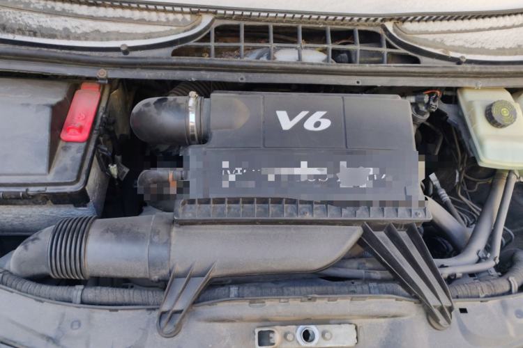 Used Mercedes-Benz Viano 2011 2.5L Navigator Edition Engine Bay