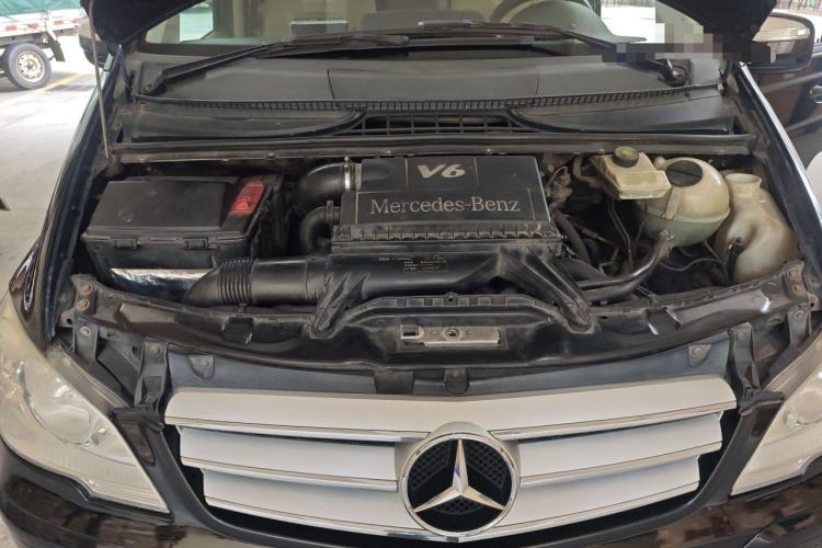 Used Mercedes-Benz Viano 2011 2.5L Navigator Edition Engine Bay