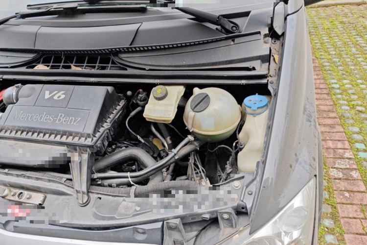 Used Mercedes-Benz Viano 2011 2.5L Luxury Edition Engine Bay Left